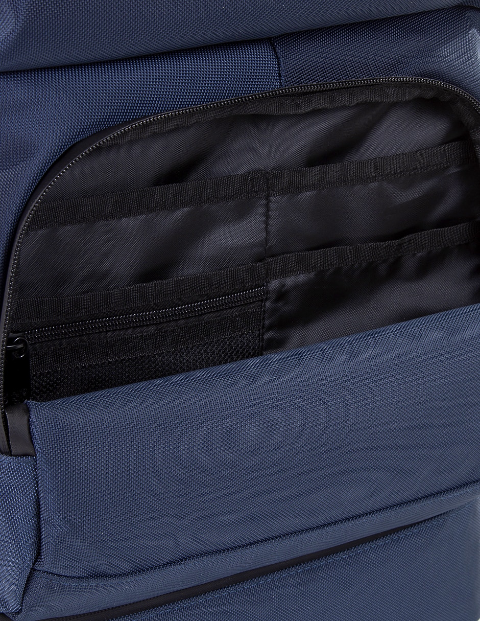 Mochila con portalaptop impermeable 4